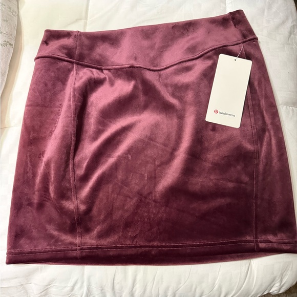 lululemon athletica Dresses & Skirts - lululemon athletica Scuba HR Mini Skirt